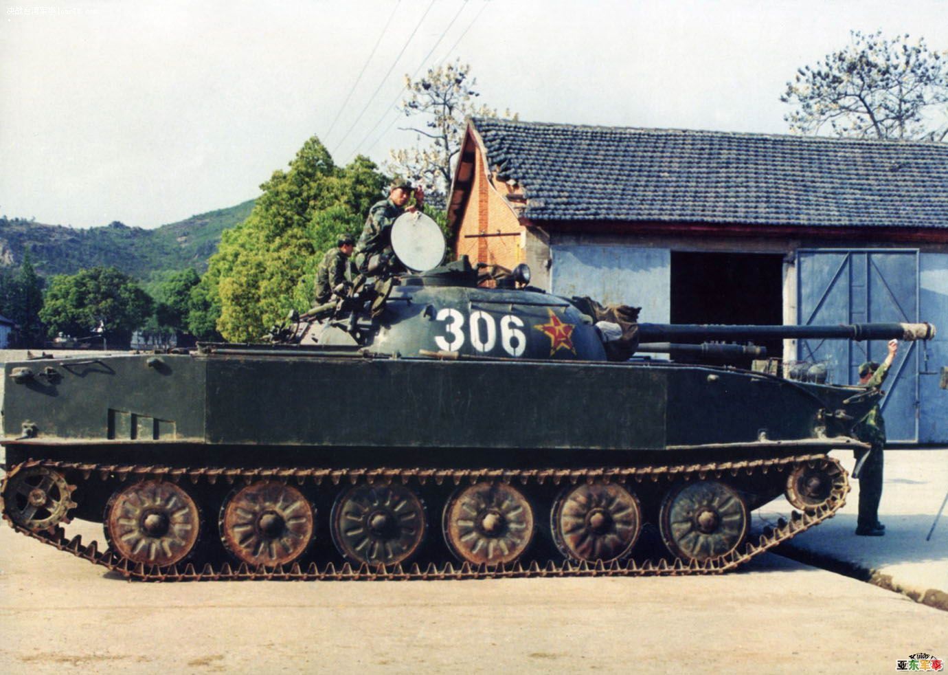  p>63式水陆坦克(英文:type 63 amphibious tank,中国工厂代号:wz211)