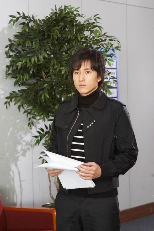  p data-id="gnx6o7f6zr">杨镇宇,男,1988年的