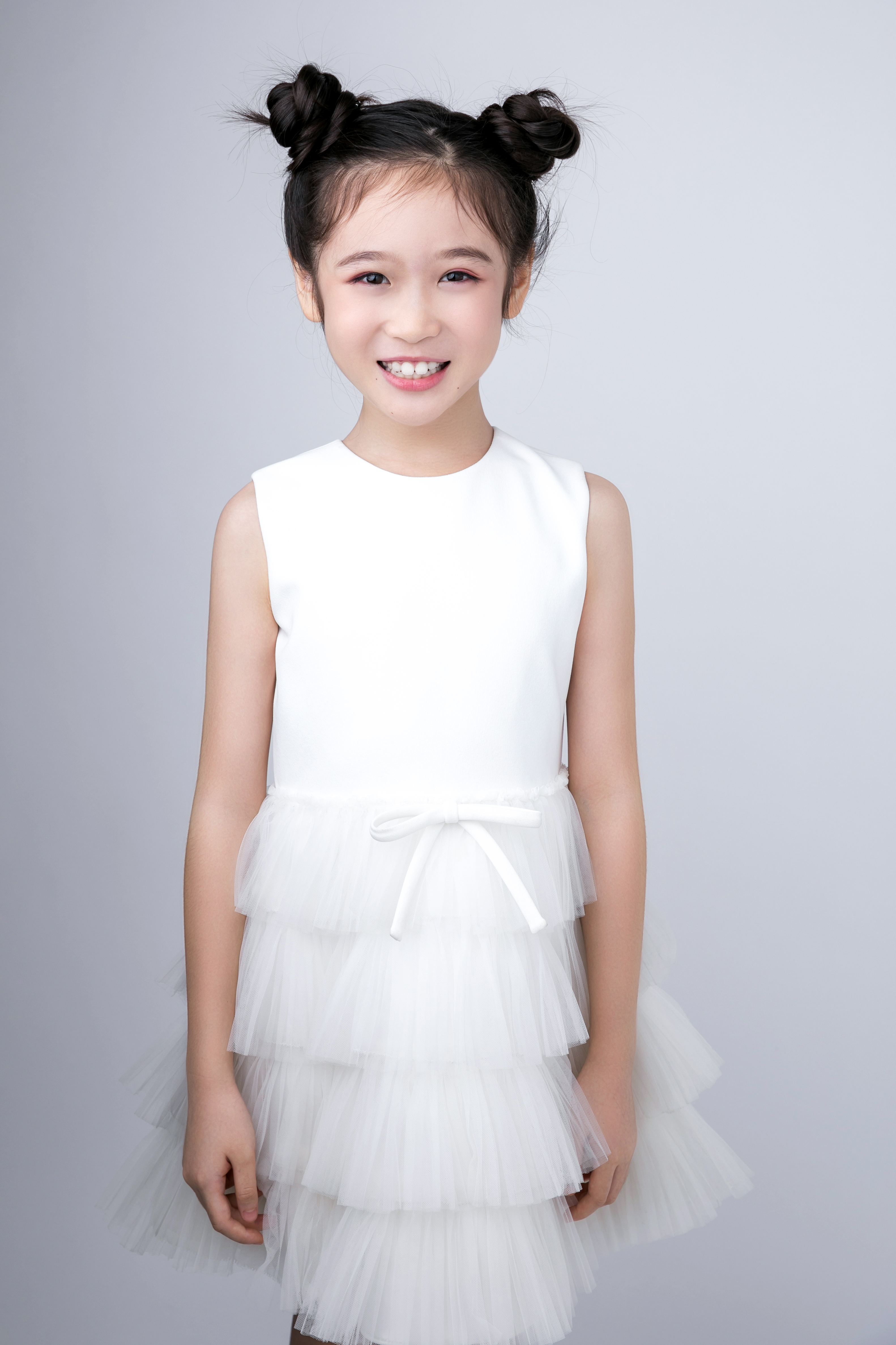  p>邓文怡,2009年11月14日出生于香港,童星,中国香港女歌手.