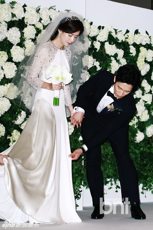  p>池晟(ji sung),1977年2月27日出生于韩国首尔.