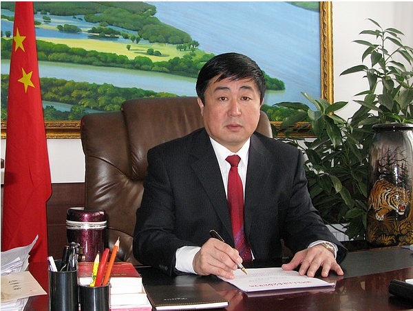 钱 锋,满族,黑龙江省东宁人,1975年8月参加