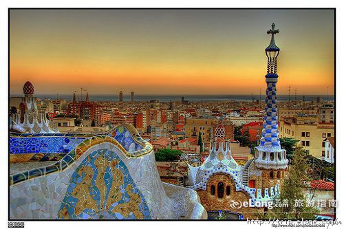  p>古埃尔宫(也称奎尔宫,西班牙语为palau güell)是高迪1888年所建