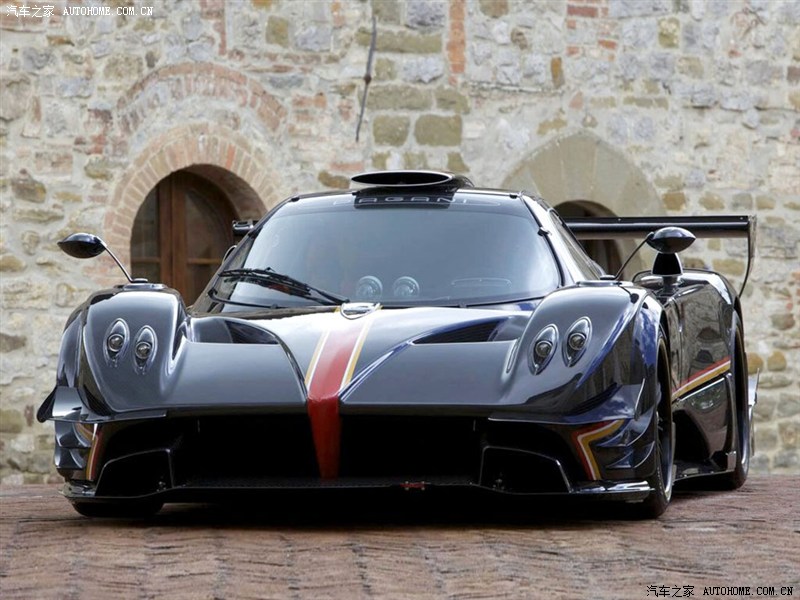  p>帕加尼zonda是一款中置引擎跑车,由意大利超级跑车制造商 a target