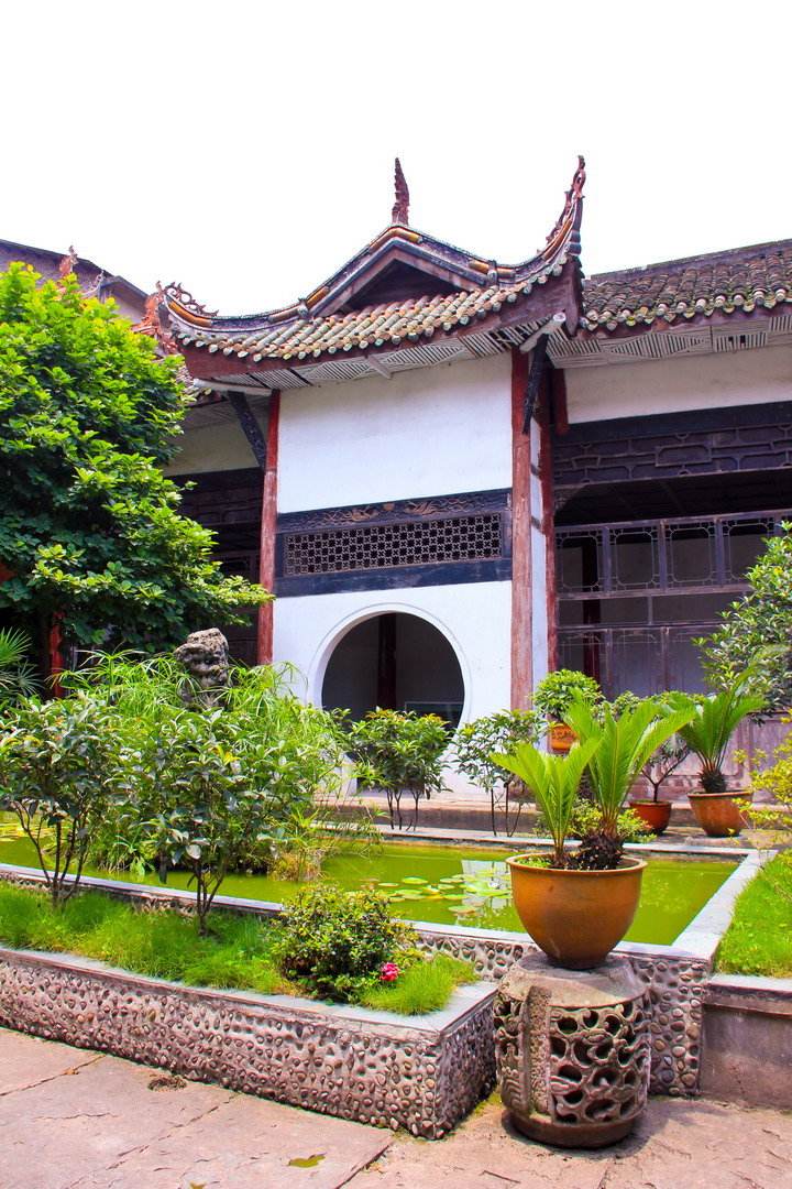  p>春秋祠,又名春秋池,春秋阁,位于四川省泸州市叙永县( a target="