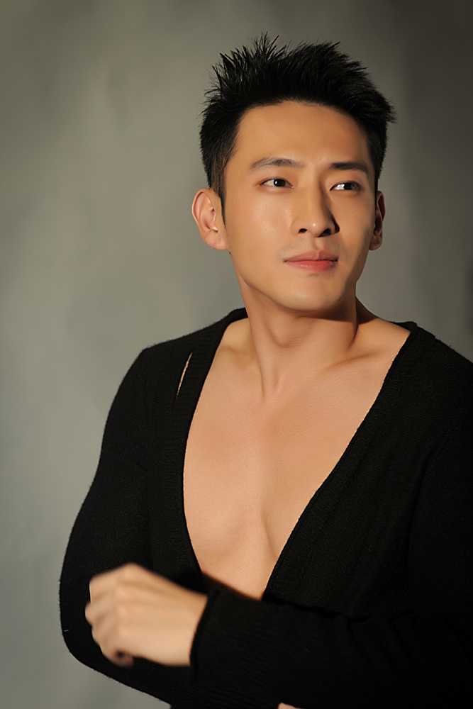 data-id="go089bqotm">吴弘,1988年11月6日出生于江西,中国内地男演员