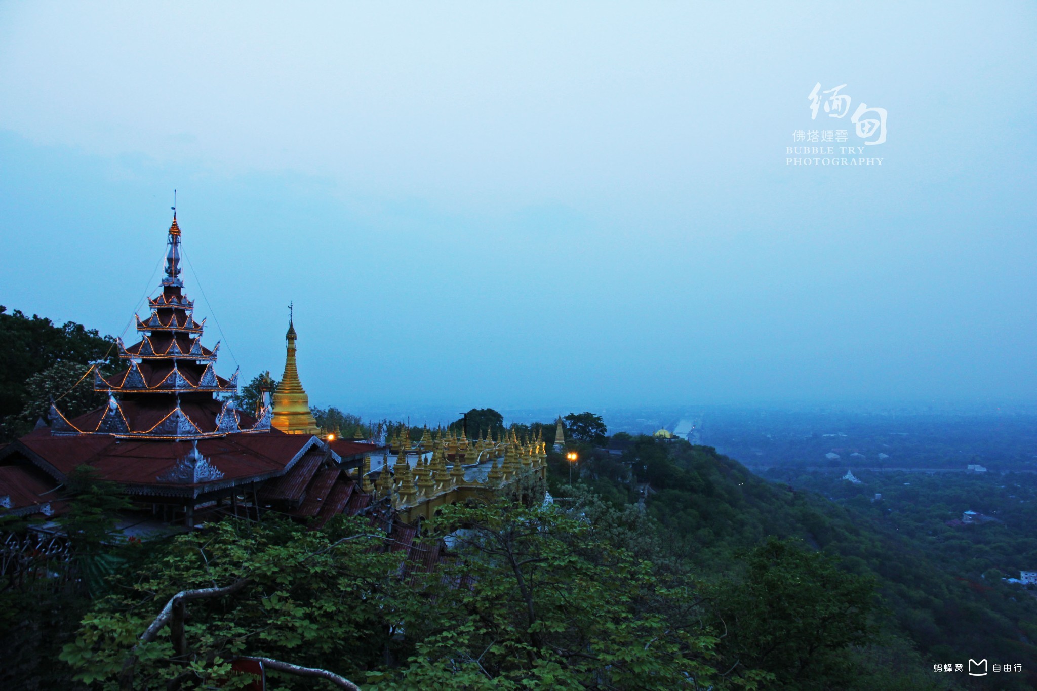  p>曼德勒山是佛教名山,旧称罗刹女山.曼德勒城就是因为这座山而得名.
