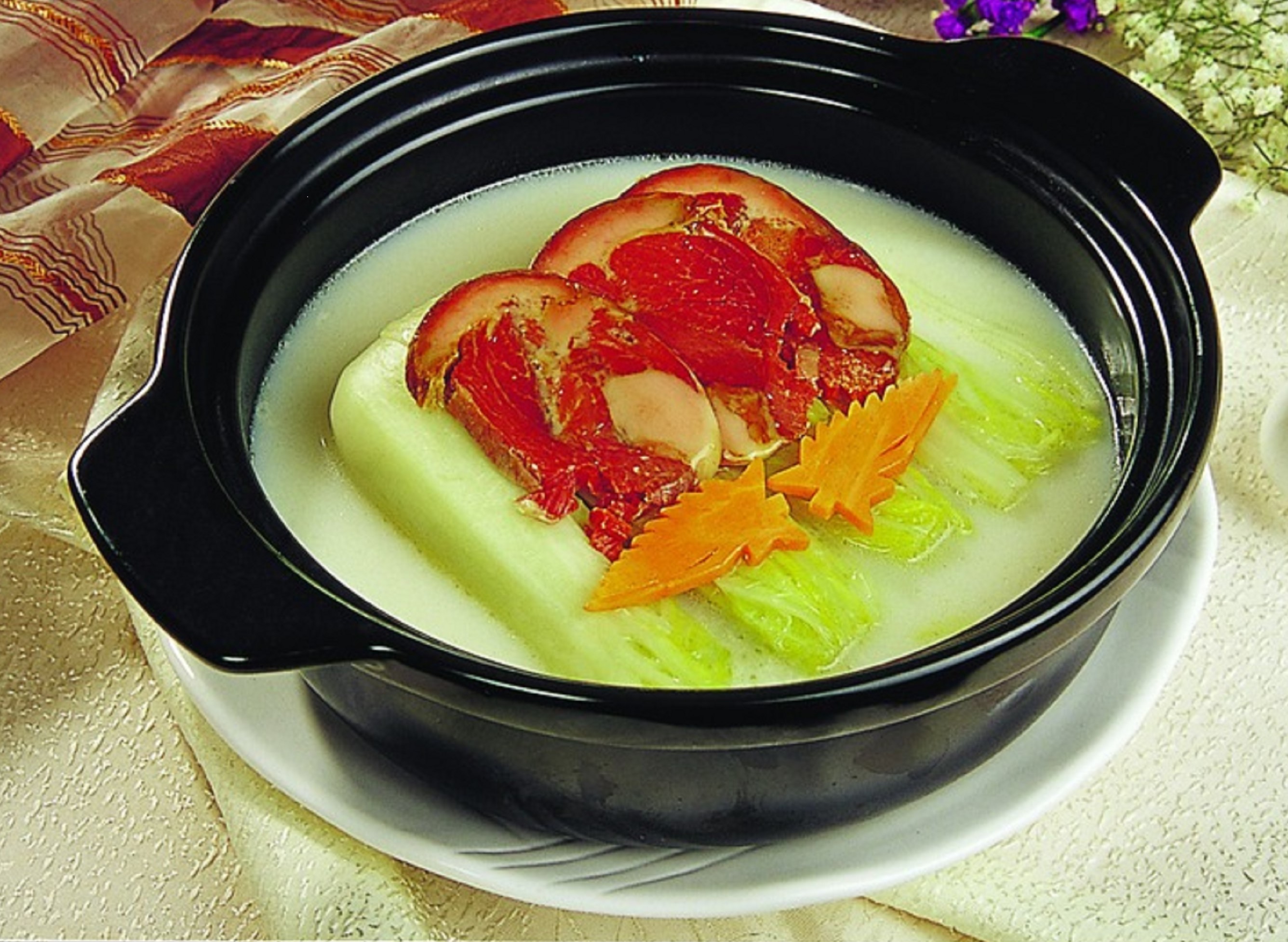 娃娃菜肘子汤