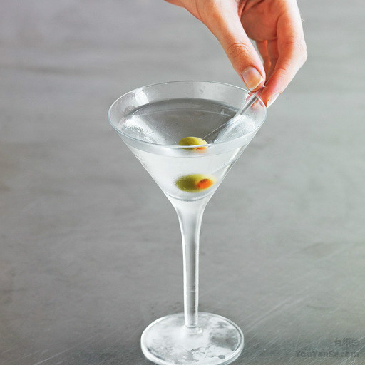  p>干马天尼(dry martini)为传统 a target="_blank" href="/item
