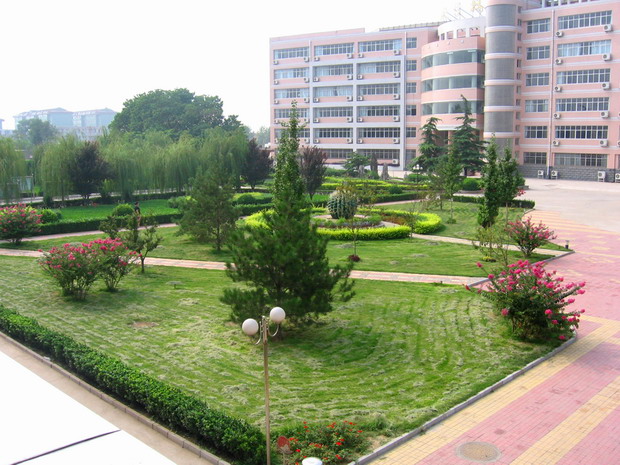  p data-id="gnbyrd99q5">藁城区第一中学,简称藁城一中,原 a target=