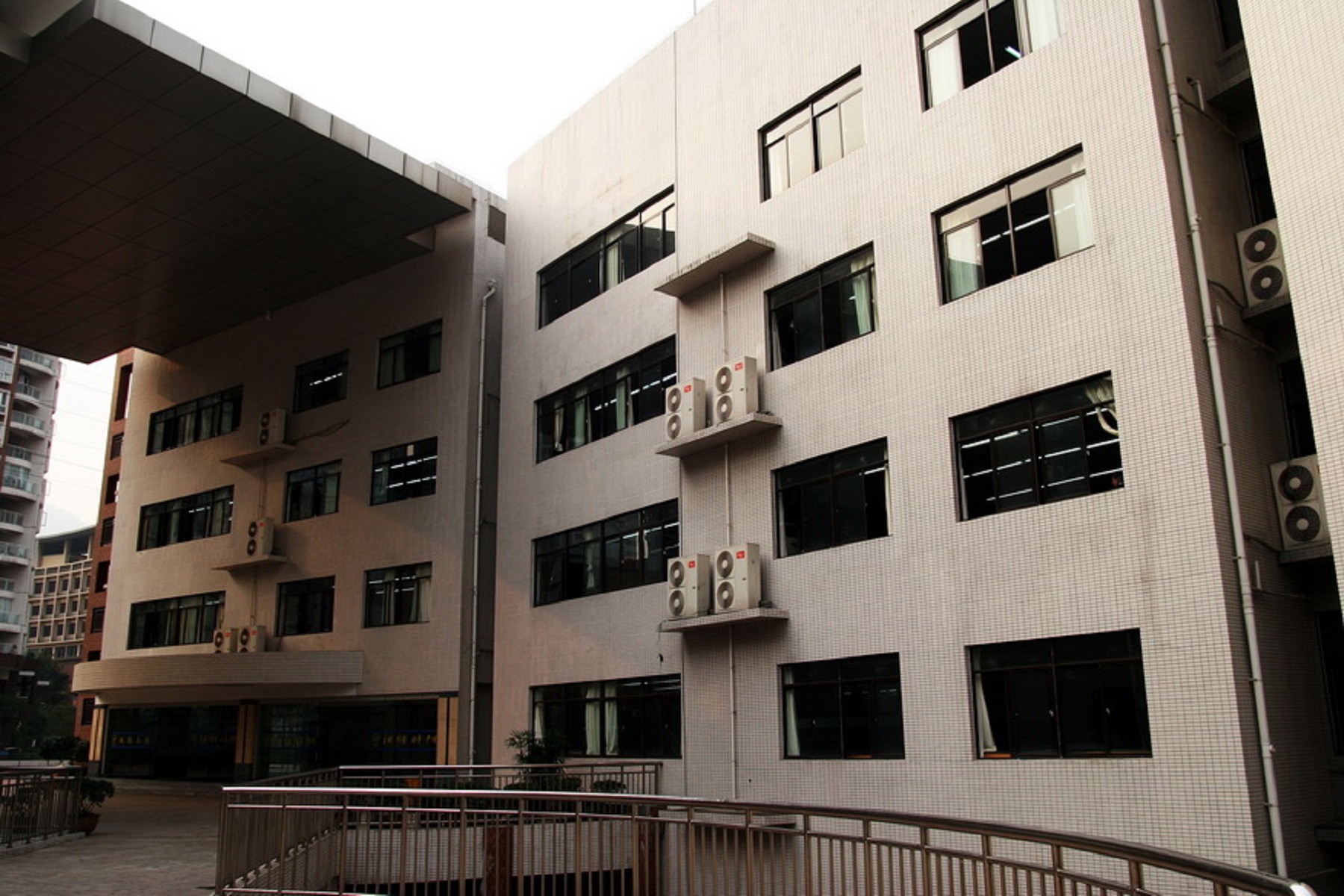  p data-id="gnbkbxbp3h">重庆市树人中学校是重庆八中参与举办的民办