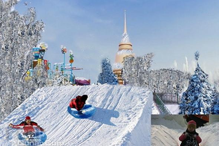 雪魔方嬉雪场
