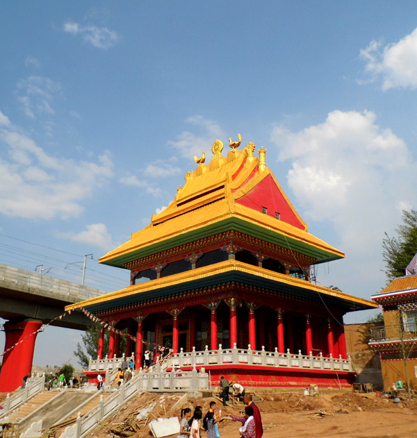  p>红城寺,又名御令宝塔寺,位于甘肃省临夏州永靖