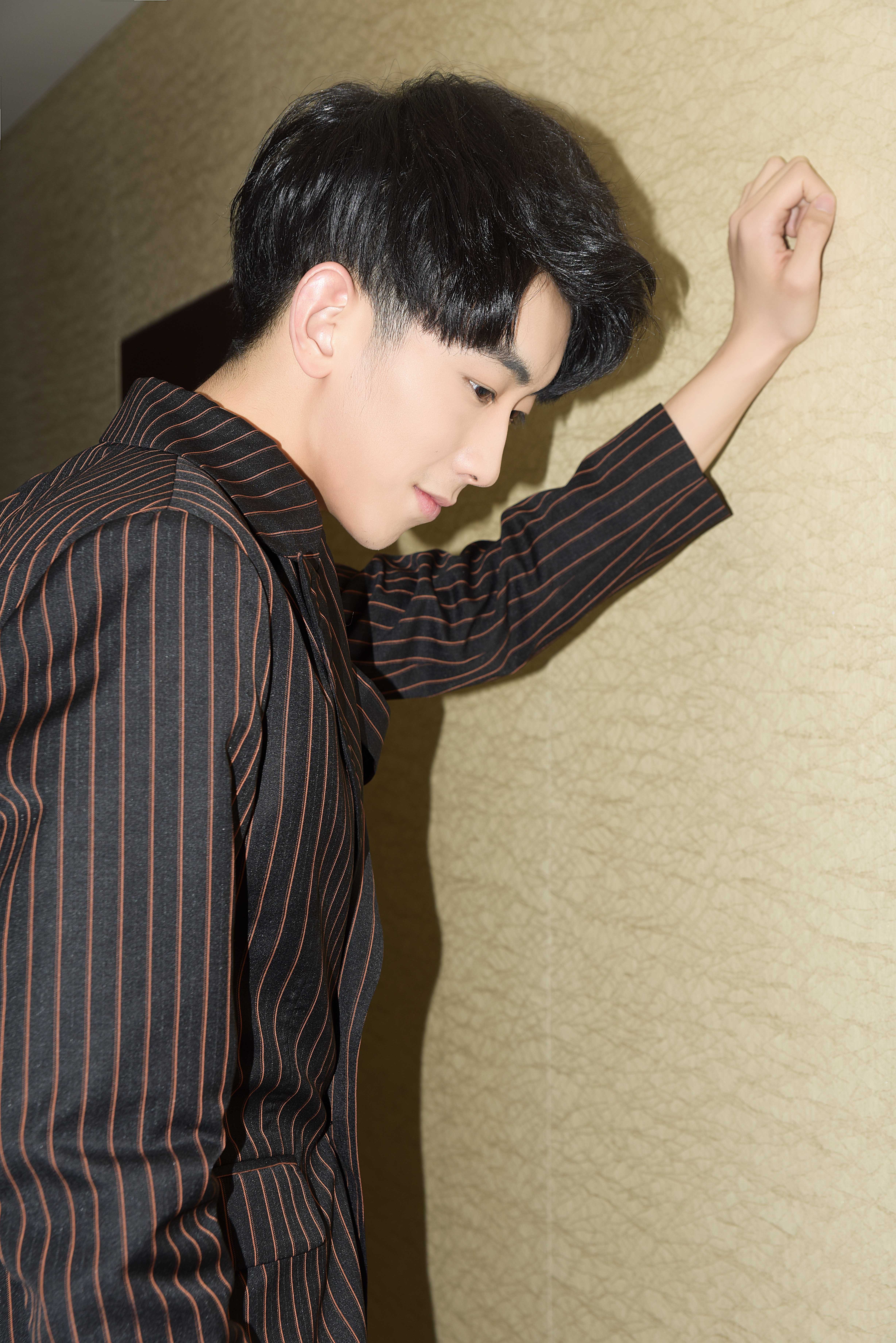 441iy">王旭东,1995年8月10日出生于山东省济南市,中国内地影视男演员