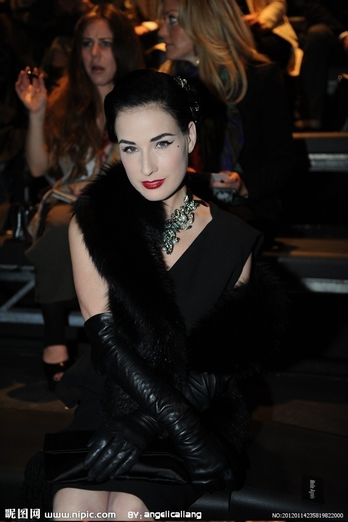  p>蒂塔·万提斯(dita von teese),1972年9月28日生于美国密歇根州 a