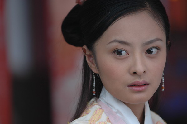  p>周诗璇,出生于四川,毕业于 a target="_blank" href="/item/上海