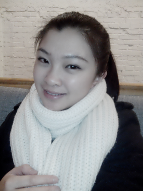 ,出生于新疆伊犁州,中国内地新生代影视女演员