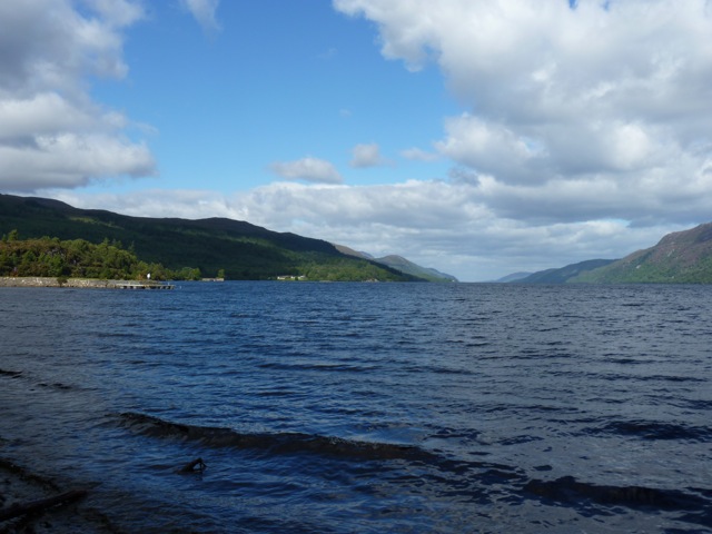  p>尼斯湖(loch ness)亦译内斯湖,位于英国苏格兰高原北部的 a href="