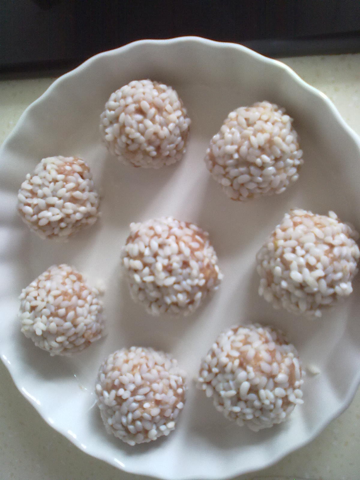  p>香辣糯米肉丸子是一道美食,由猪肉,糯米等原料制作而成. /p>