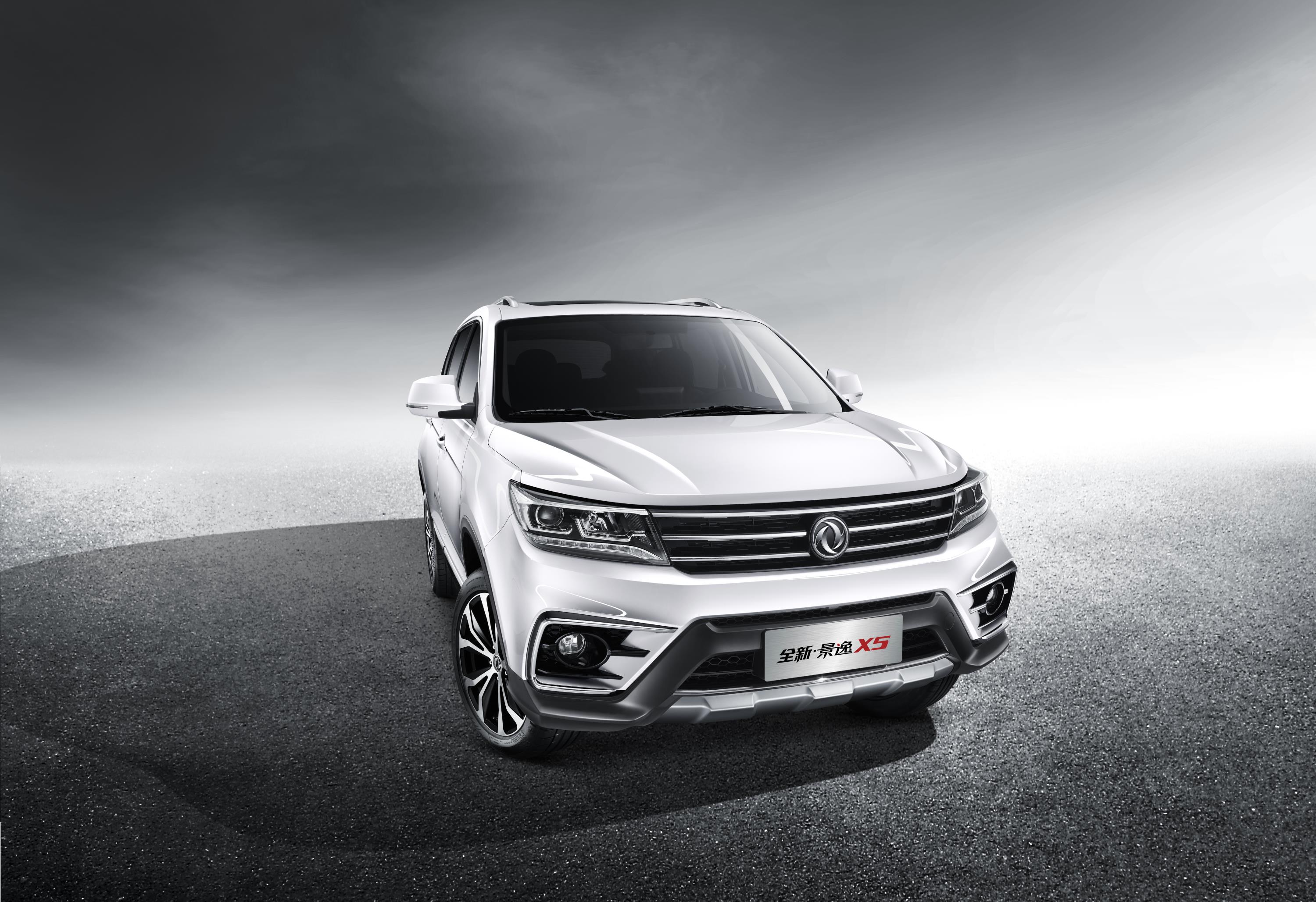 景逸x5定位为"舒适派高质感suv", 于2016年12月17日正式上市,是东风