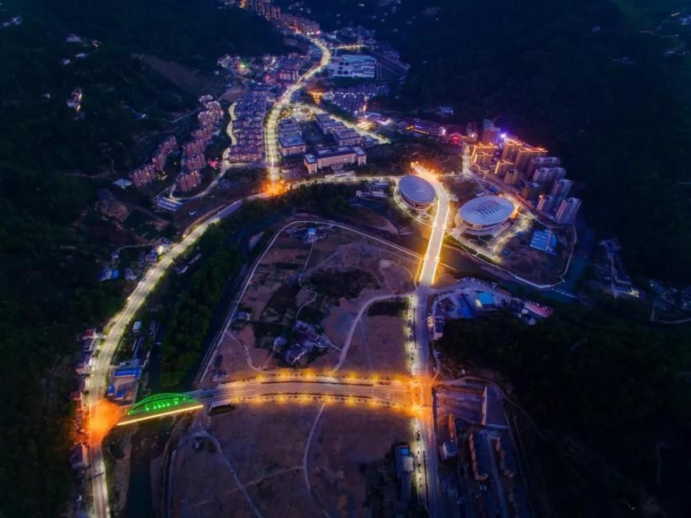 五峰土家族自治县