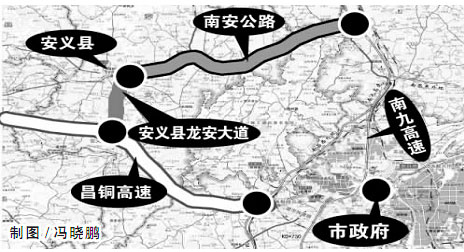 边上的潦河大桥南岸桥头,经榨下,在榨下小学附近和安义至长埠公路相交