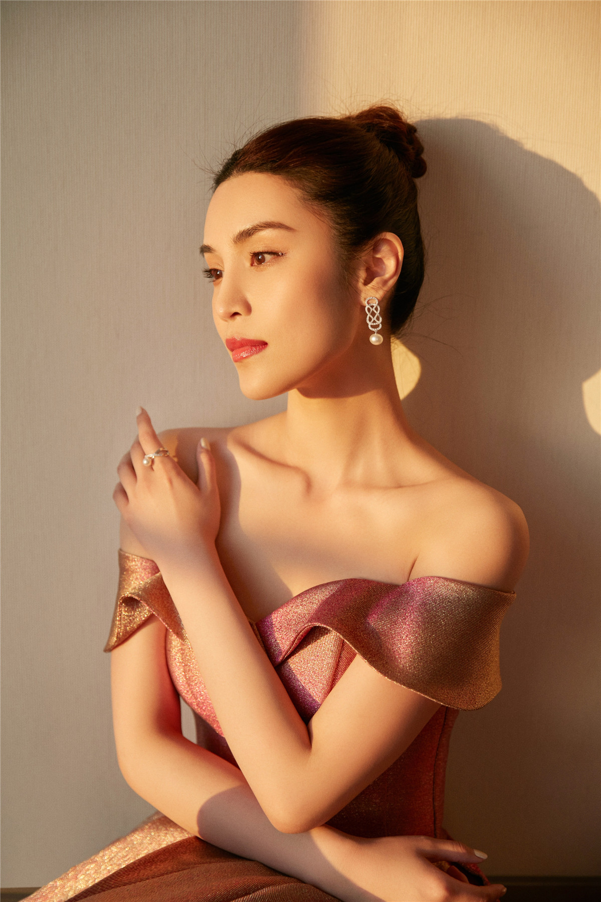 dantong),原名韩丹彤,1989年11月14日出生于山东济南,中国内地女演员