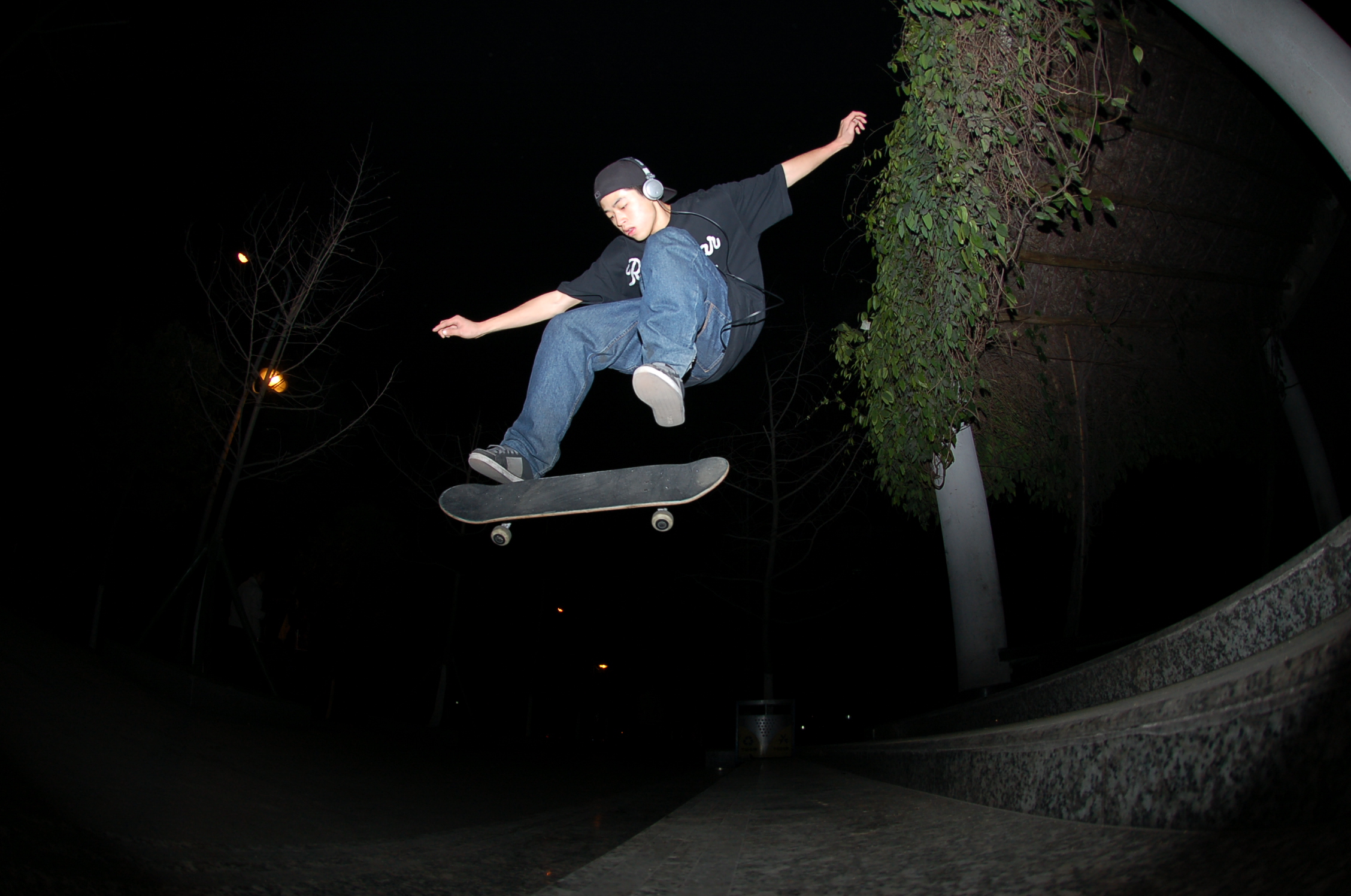  p data-id="go4950ek39">李翔,1990年4月25日出生于四川成都,中国