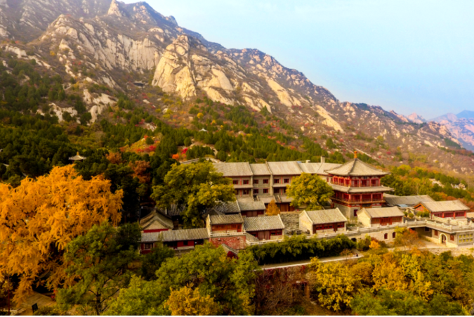  p data-id="gn0juw2cov">凤凰岭景区,位于遵化市,国家aa级旅游景区.
