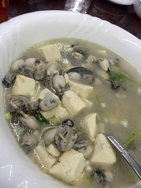 海蛎子茼蒿炖豆腐