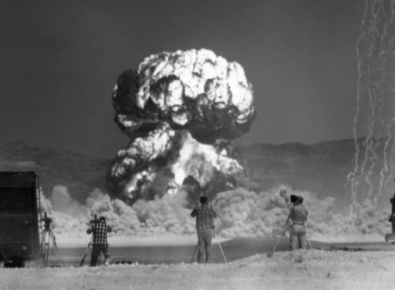  p data-id="gn908wmnh8">广岛的原子弹投射后爆炸所产生的蘑菇云有