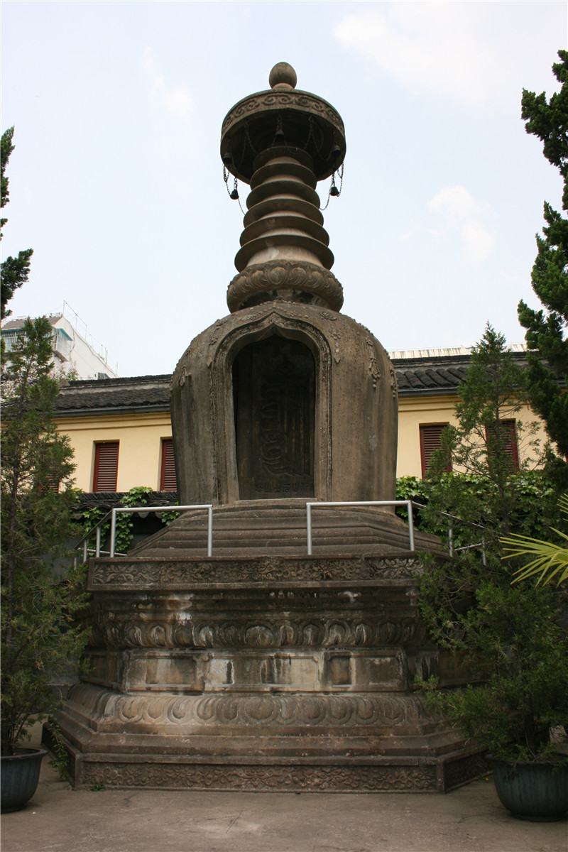 杨仁山居士墓塔