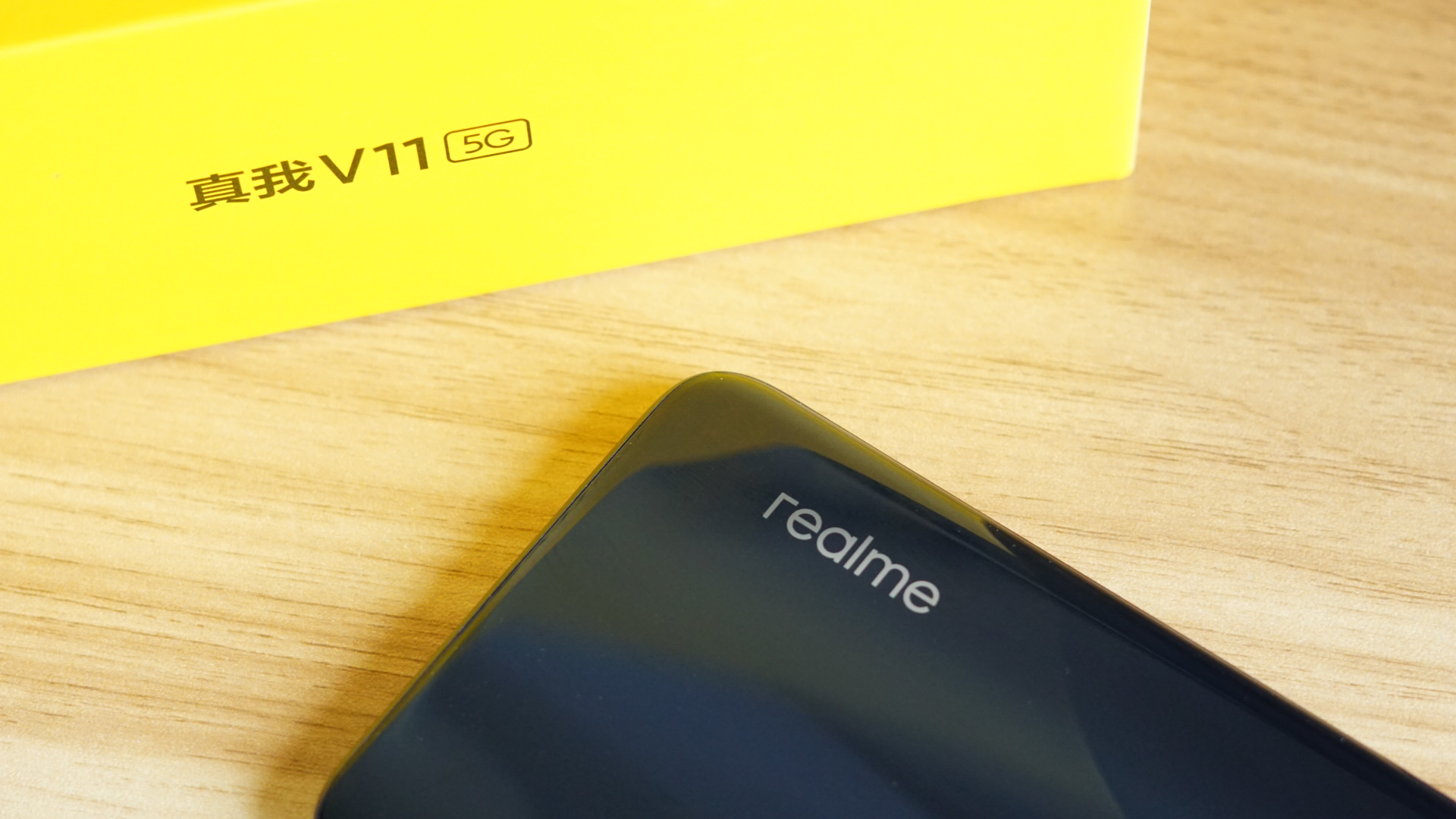 realme V11图赏：颜值在线的超长续航5G手机_百科TA说
