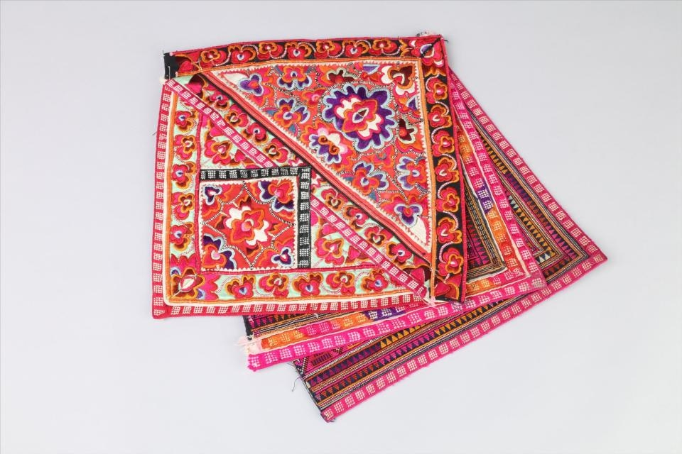 现代云南花腰彝腰带片