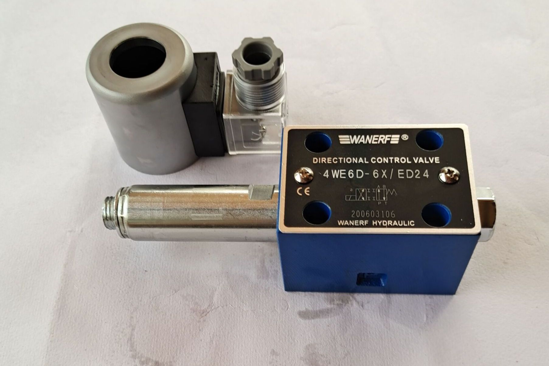 二位四通电磁阀