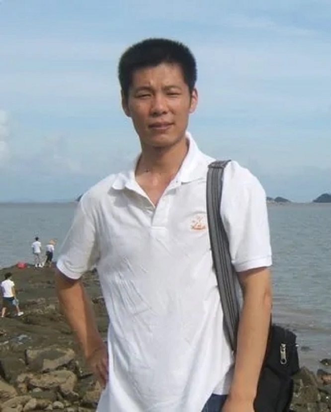  p>李玉龙,男, a target="_blank" href="/item/河南">河南 /a>人