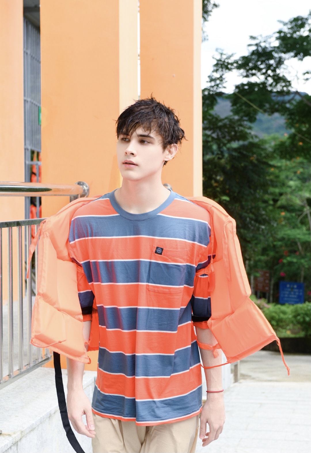  p data-id="2hq5simfhbk">利路修(lelush)