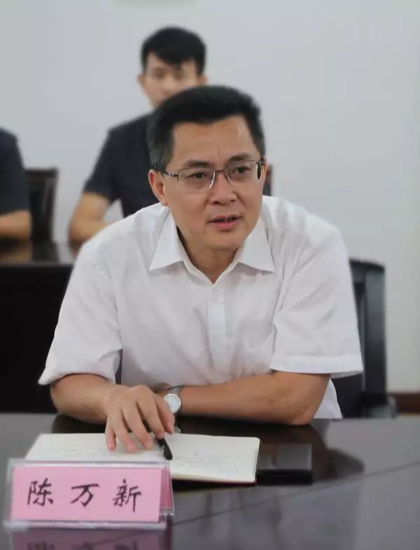  /p> p>曾任安徽省马鞍山市中级人民法院党组书记,院长.