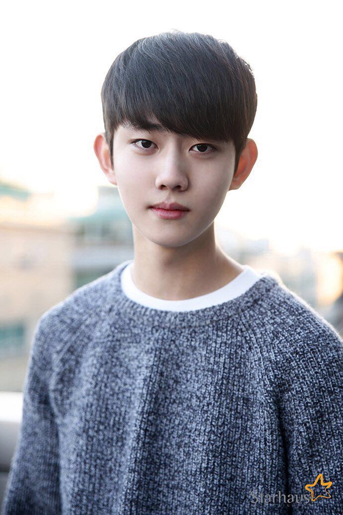  p>洪泰艺(         ),2000年4月15日出生,韩国儿童演员.