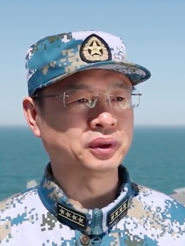  /p> p>现任中国人民解放军海军辽宁舰政委. /p>