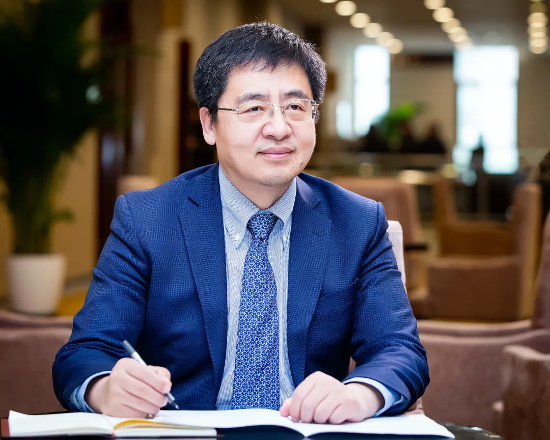  p data-id="gnbs3cgnr5">许身健,男,法学博士.