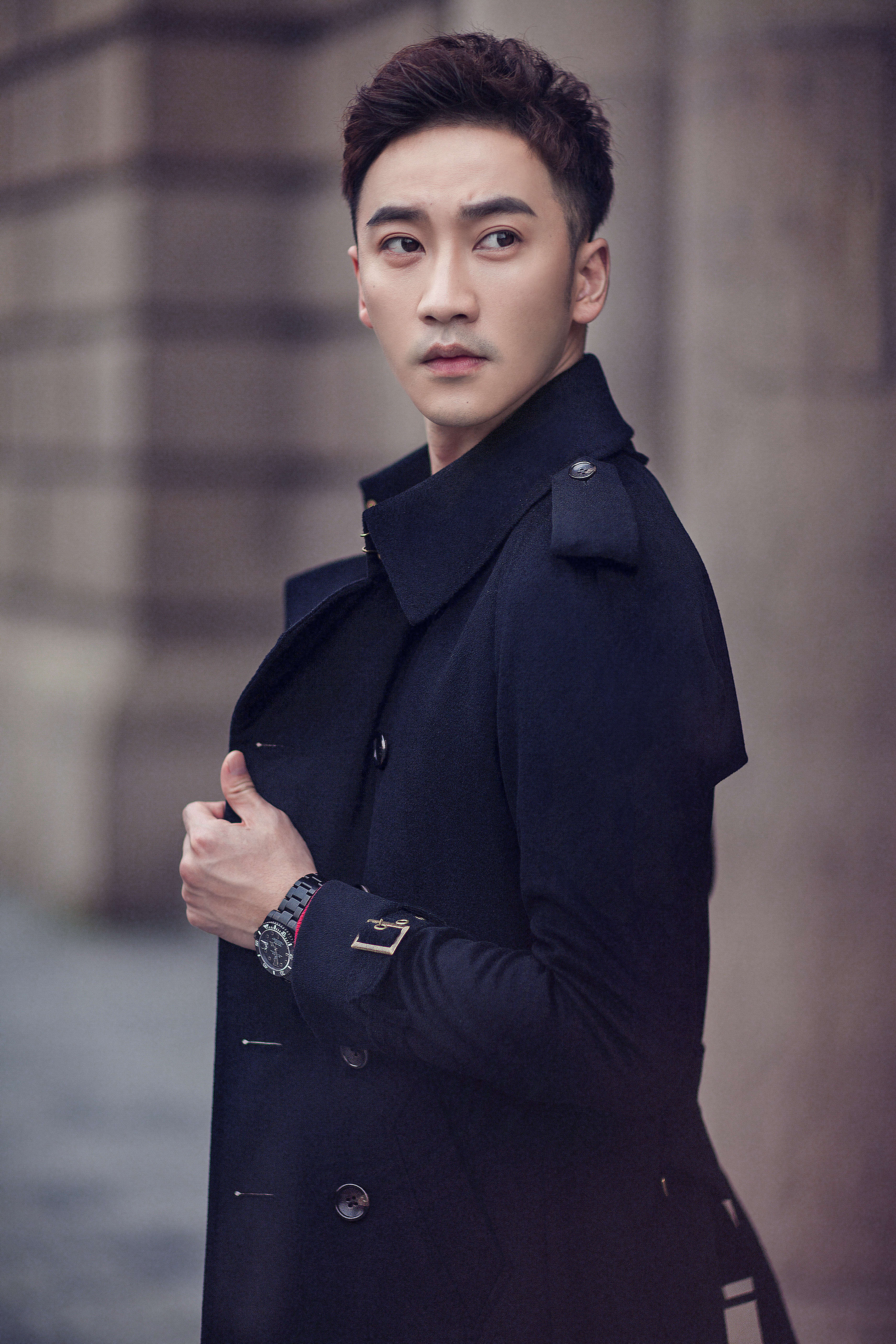  p data-id="gntuvhgfjj">毛方圆,1987年9月10日出生于浙江省宁波市