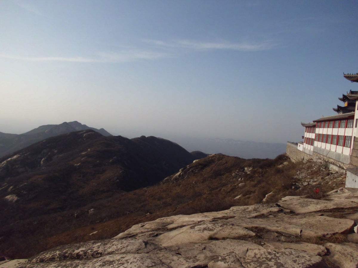  p>太白顶为桐柏山主峰,登顶远眺,北视中原,南阅楚天,万山俱下,极目