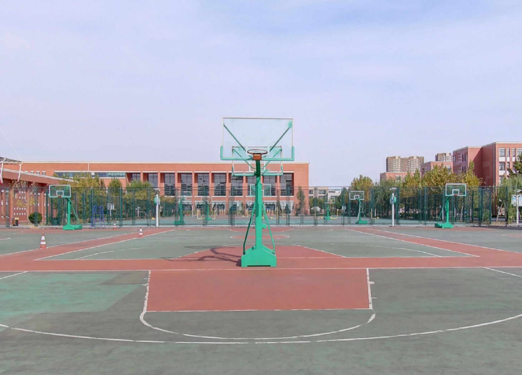 东营市垦利县第一中学