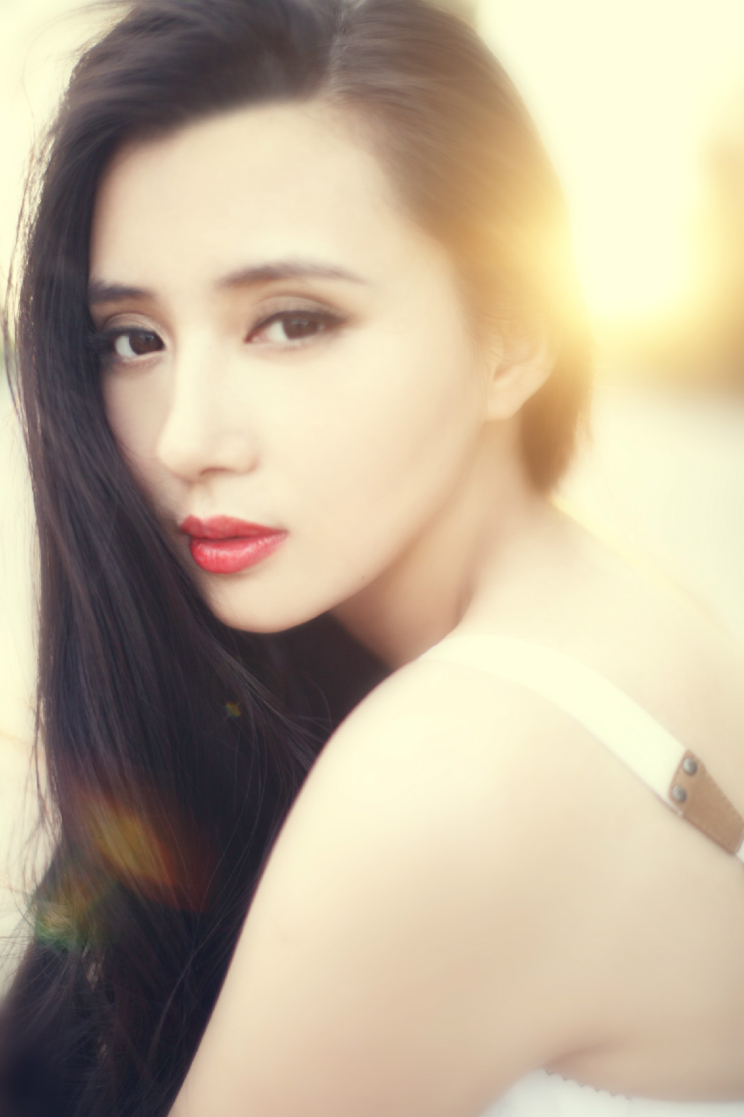  p>王玉,又名王艺甄,中国内地著名模特,青年电影演员.