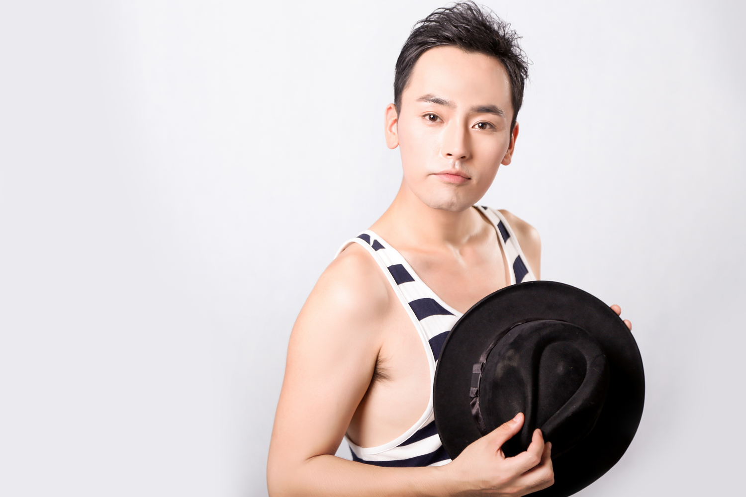  p data-id="go02v3r32t">陈立唯,曾用名陈勇