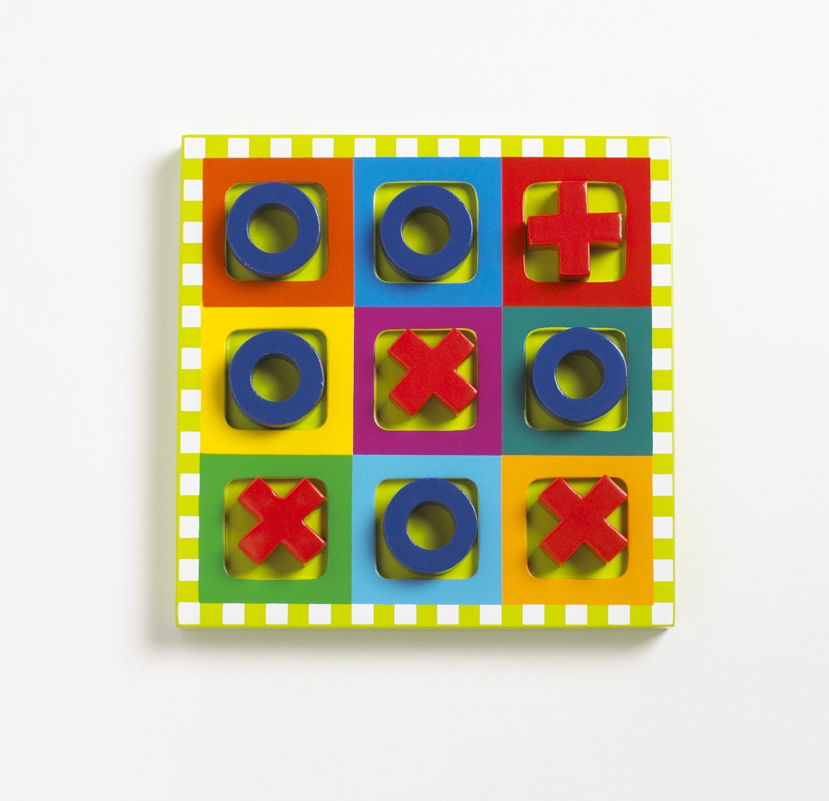  p>三子棋是一种民间传统游戏,又叫九宫棋,圈圈叉叉棋,一条龙,井字棋