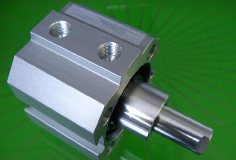  p>薄型气缸是引导活塞在其中进行直线往复运动的圆筒形金属机件.