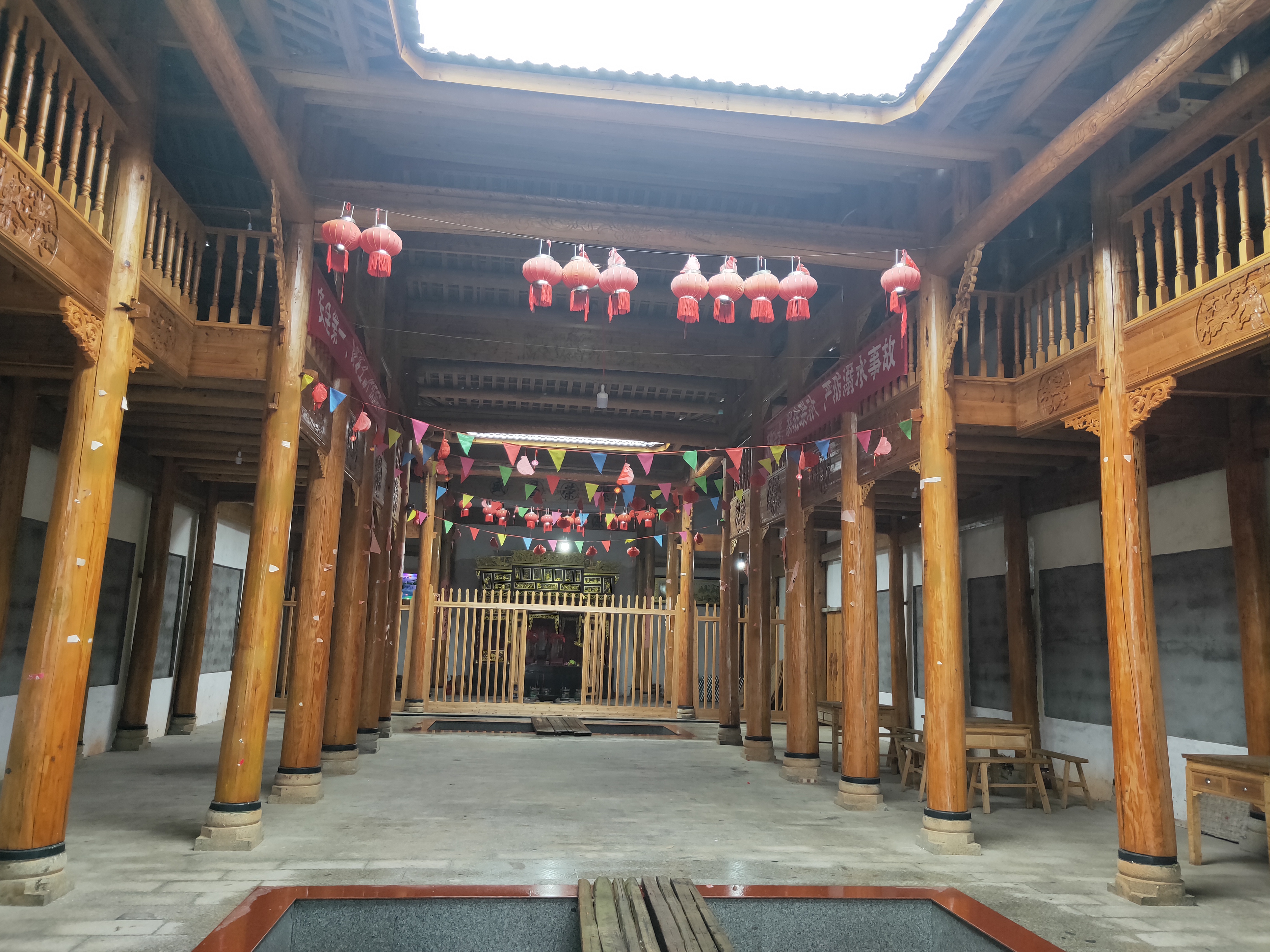  p>江西省高安市杨圩镇雷丰村蛇口自然村,历史名为霞溪,金用信于明朝