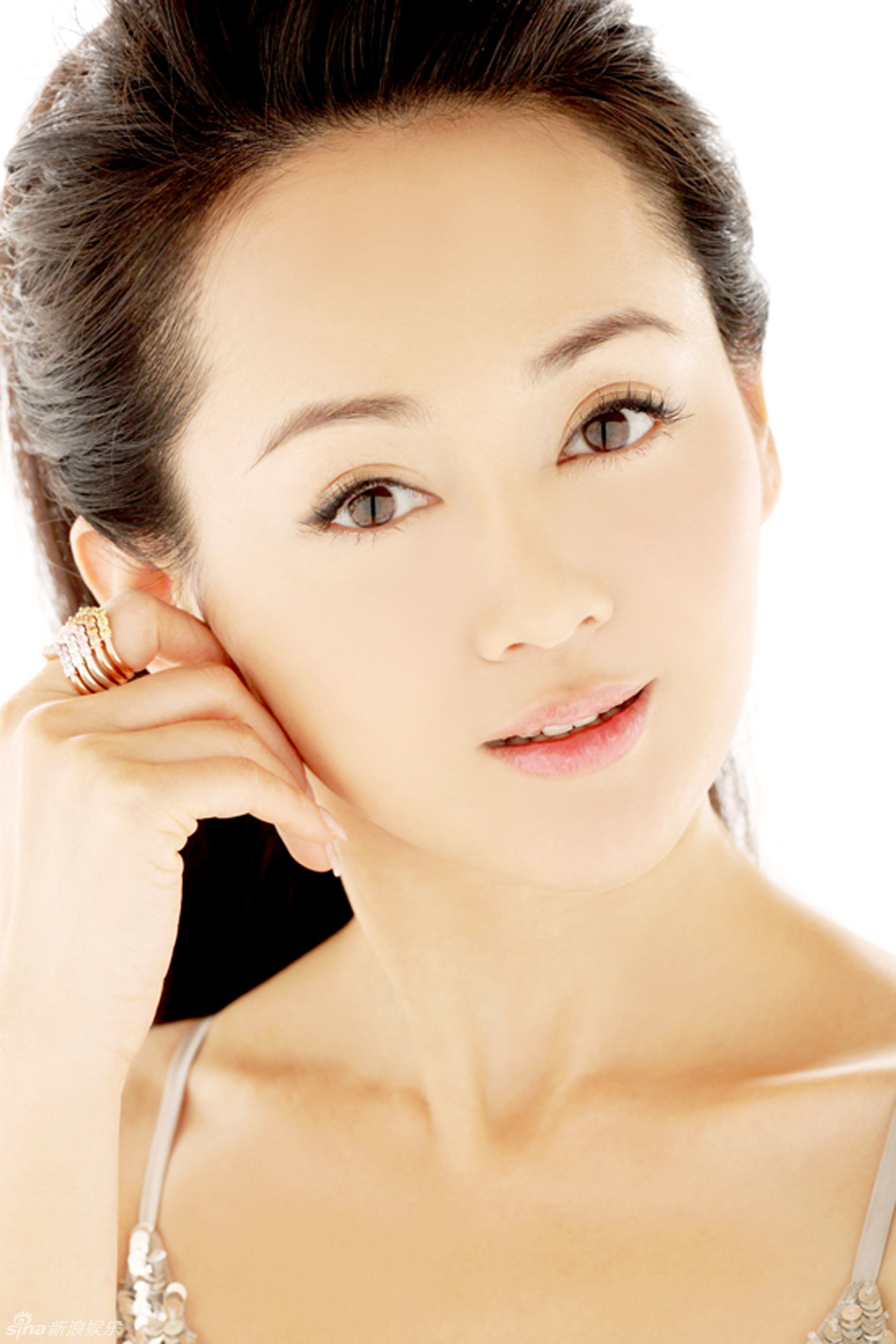  p>张定涵,原名张谊,1980年8月27日出生于北京市,中国内地女演员,毕业