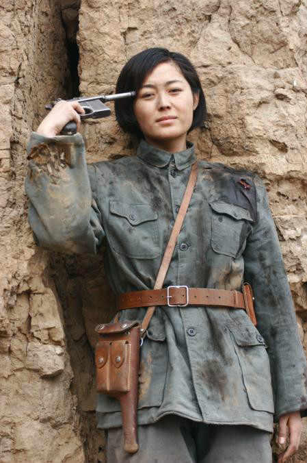 民族女英雄为题材的20集爱国主义电视连续剧《风流侨女》,汪裴主演